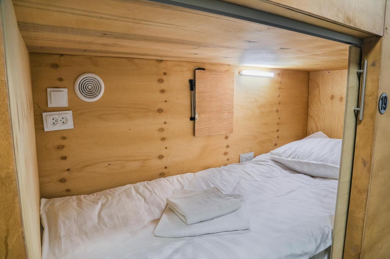 Capsule Hotel Osh Exterior photo